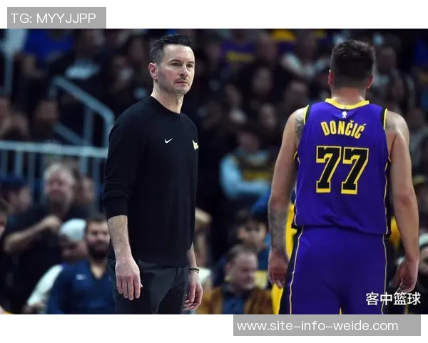 雷迪克关注东契奇与八村塁伤情文森特周五将重新评估恢复情况 雷迪克关注东契奇与八村塁伤情文森特周五将重新评估恢复情况