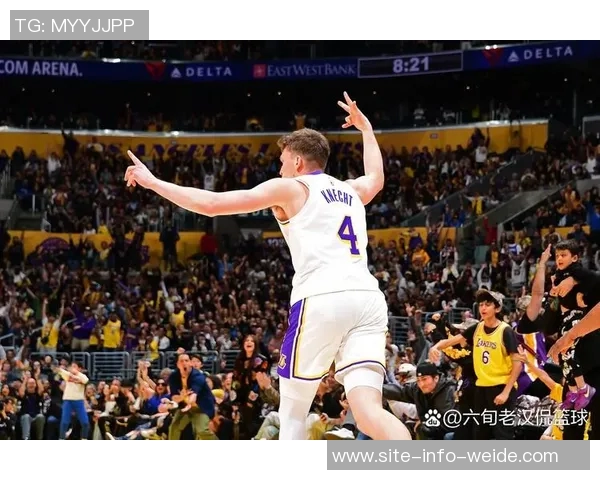 克尼佩尔首节火力全开6中5狂砍16分三分球完美4投全中展现超强状态