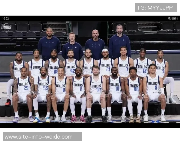 浓眉与欧文仅联手一场独行侠赛季几近终结引发唏嘘感慨