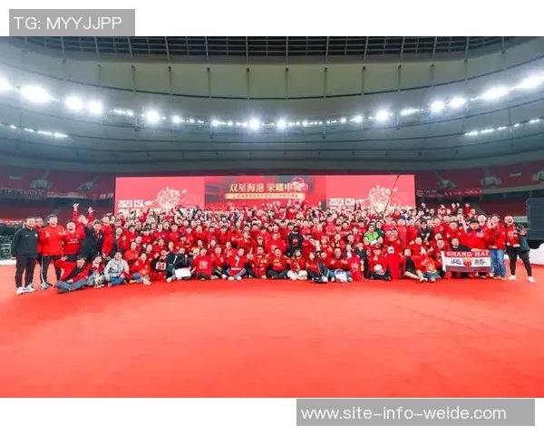 海港三连冠荣耀时刻上海海港足球俱乐部2025赛季总结会圆满召开