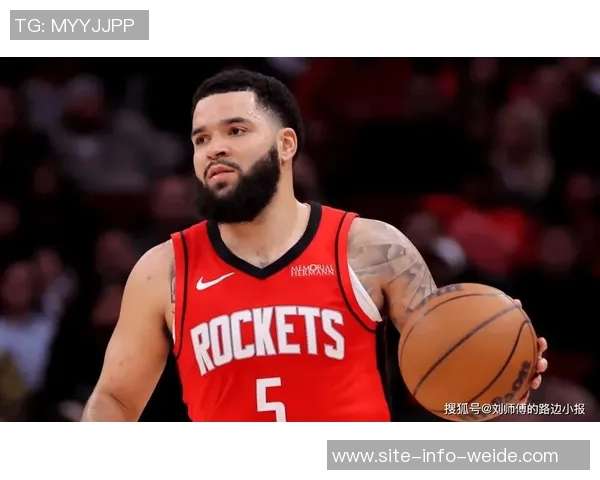 火箭队未完全排除范弗里特本赛季复出争冠可能性 火箭队未完全排除范弗里特本赛季复出争冠可能性